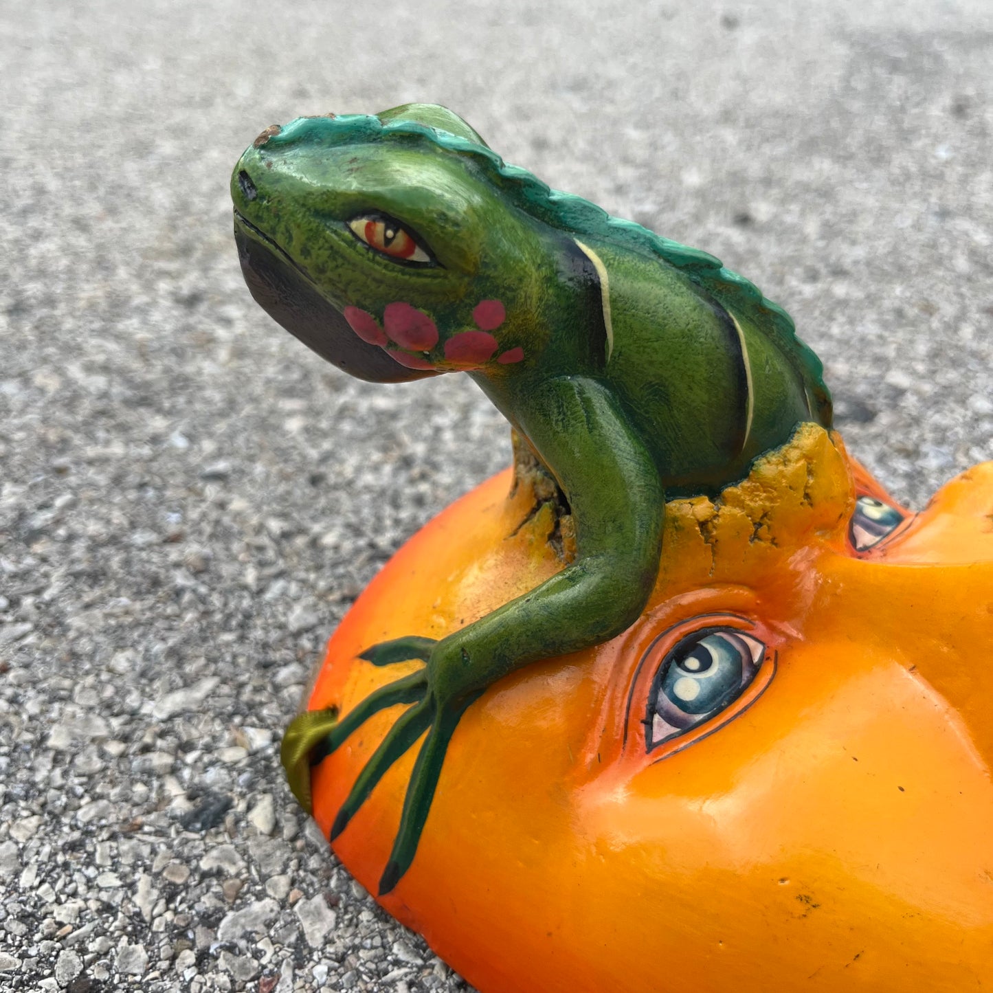 90s Decorative clay iguana mask.