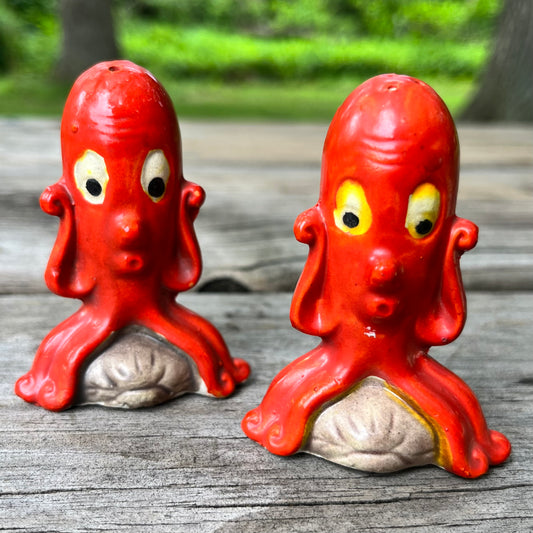 1950s Octopus salt n’ pepper shakers.