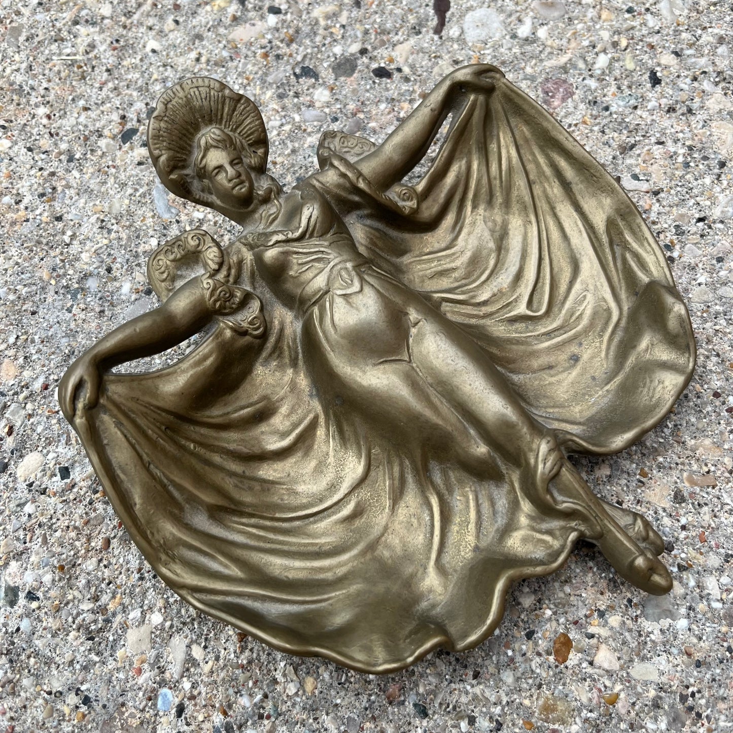 Early 1900s Brass art nouveau trinket dish.