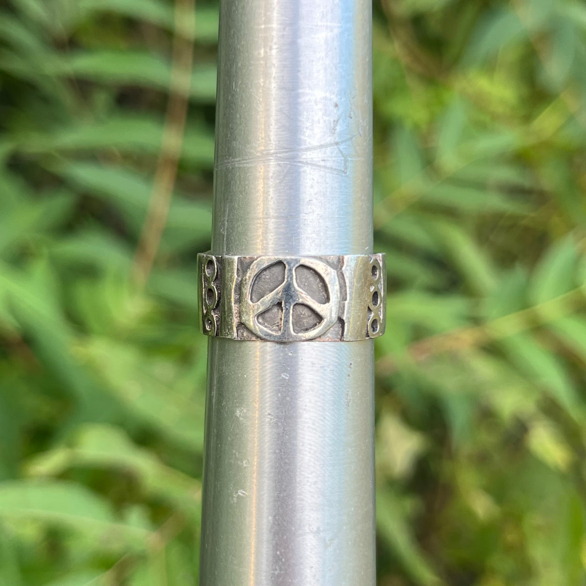 Vintage Sterling silver peace sign ring. Size 11.