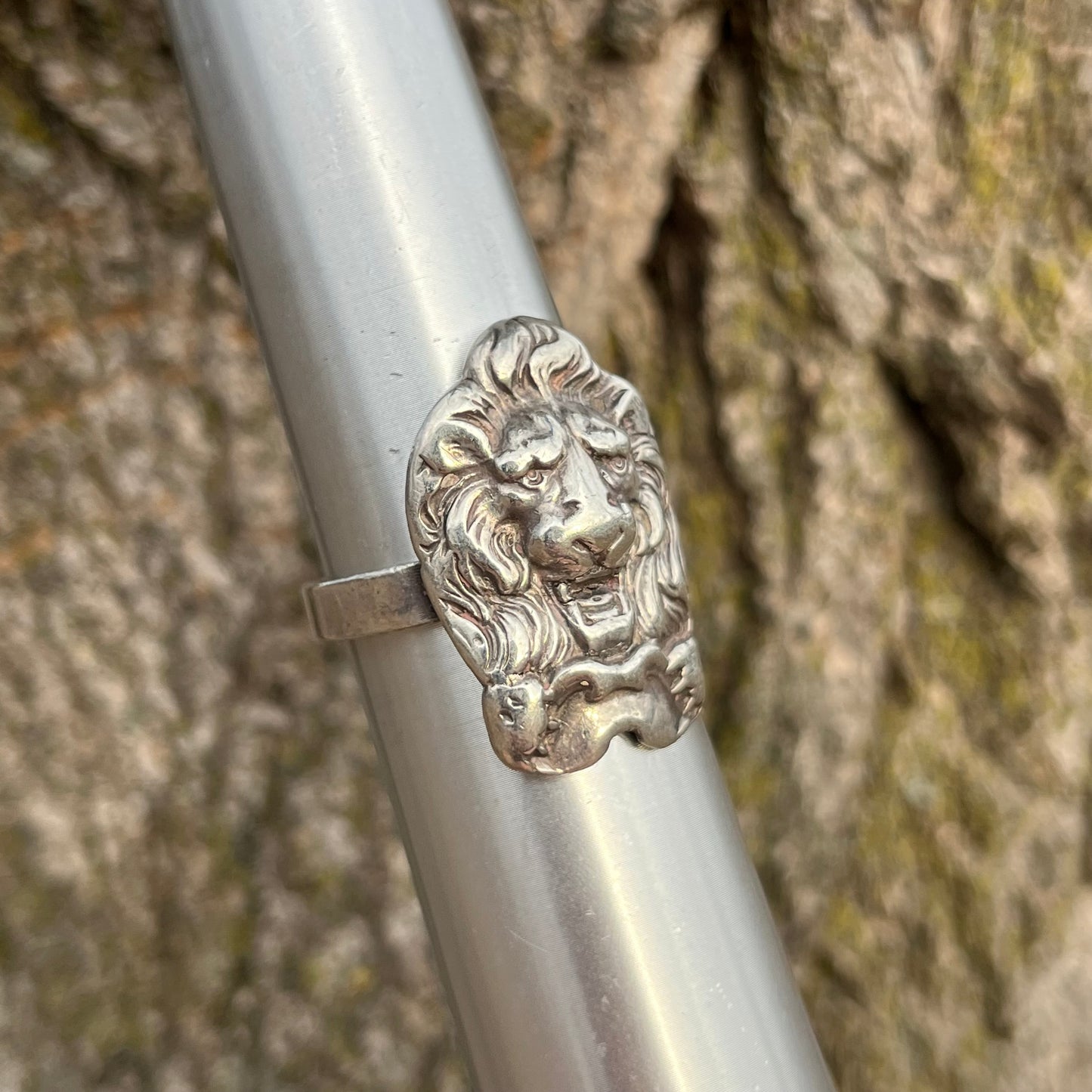 Vintage sterling silver lion ring. Size 12.75.