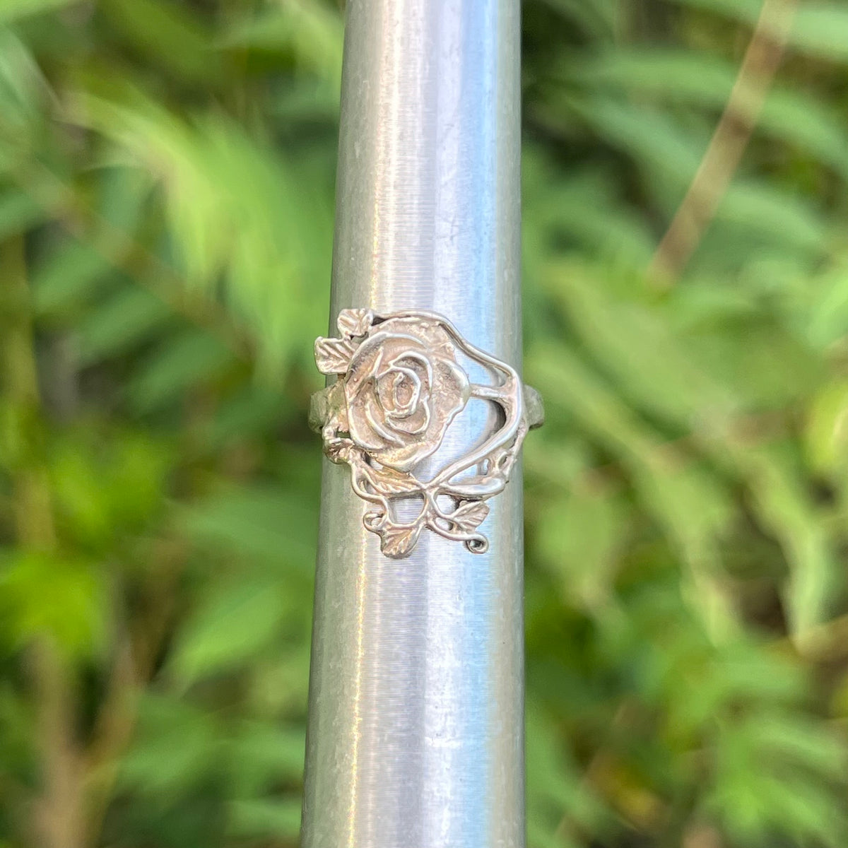 Vintage Sterling Silver rose ring. Size 5.