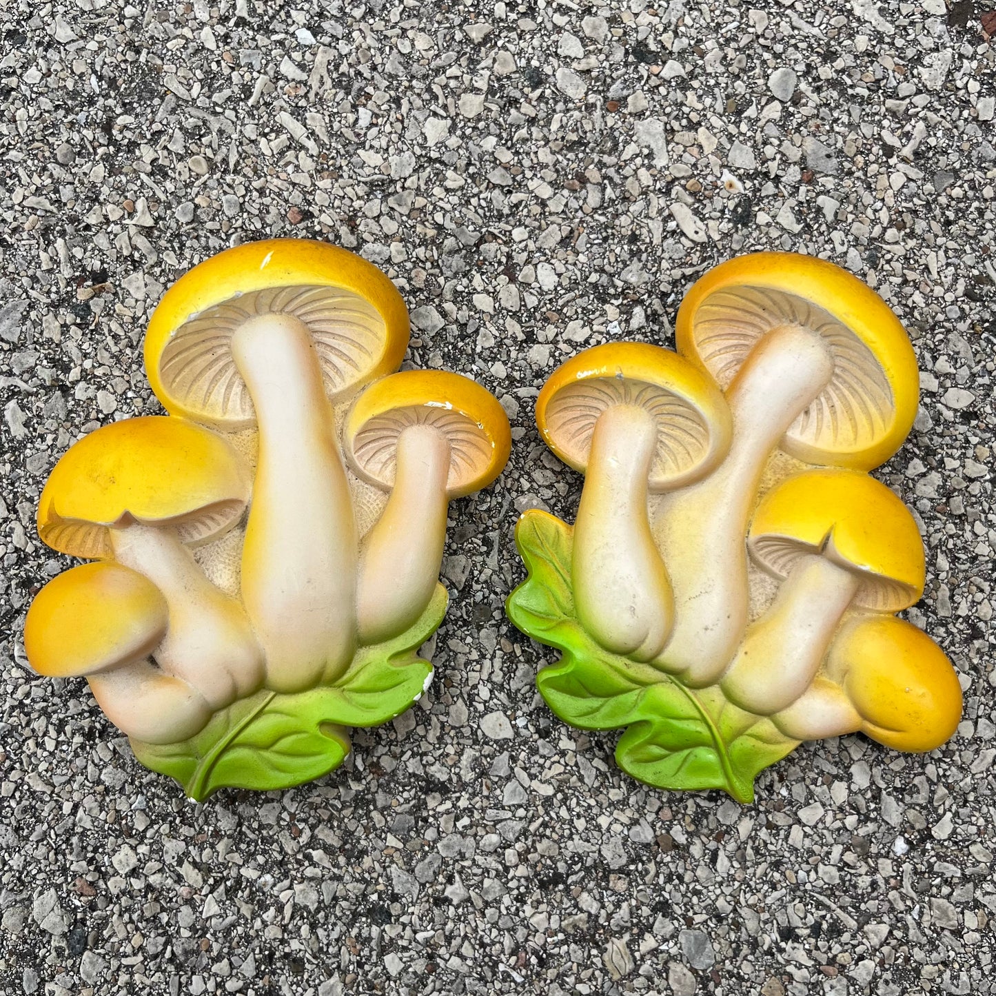 1978 Chalkware mushroom set.