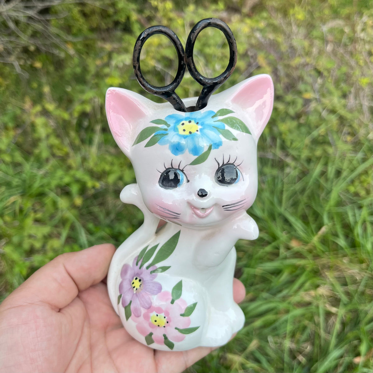 Vintage Kitty cat string holder.