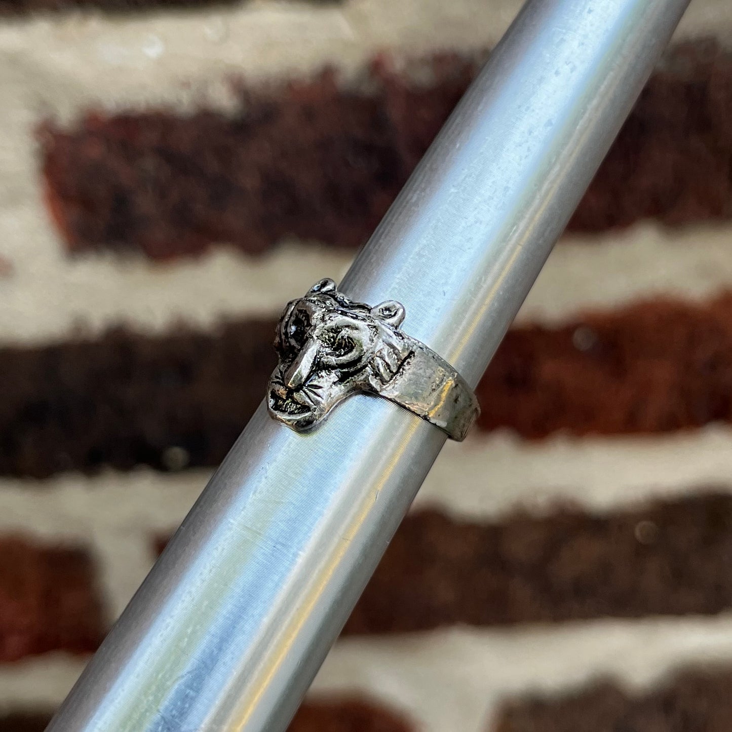 Vintage Sterling silver cat ring. Size 7.5.