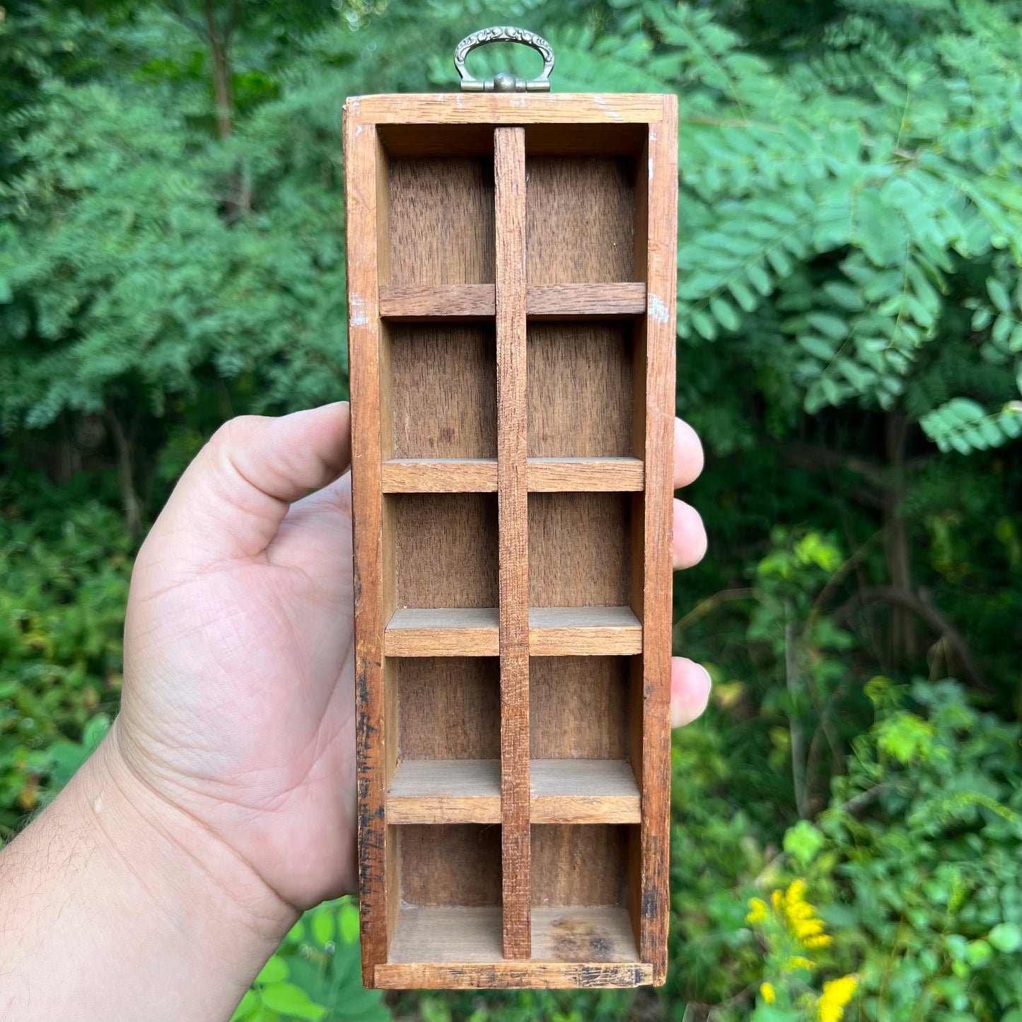Vintage Thimbles shelf.