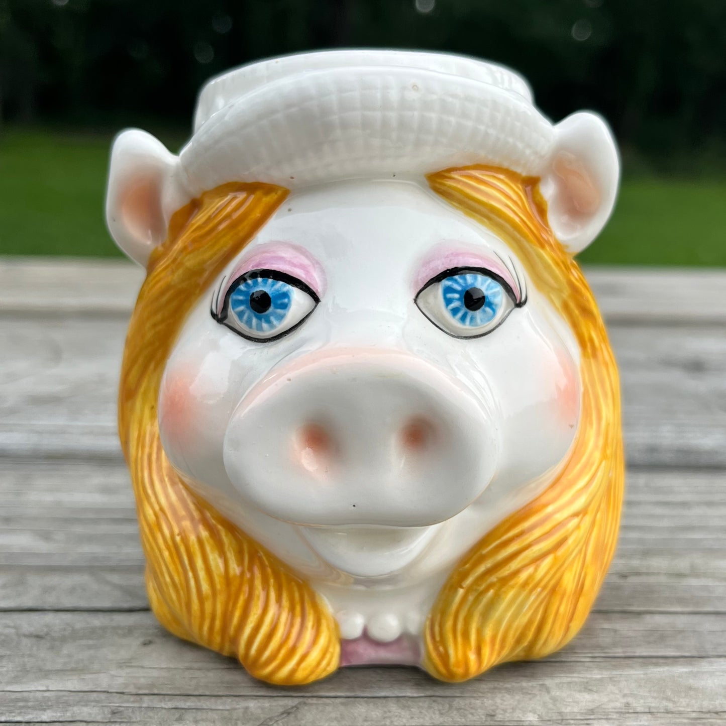 Vintage Miss Piggy mug.