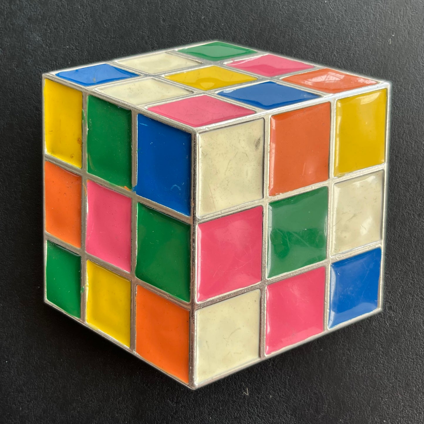Y2K Rubiks cube belt buckle.