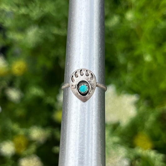 Vintage Sterling silver turquoise Bearclaw ring. Size 6.25.