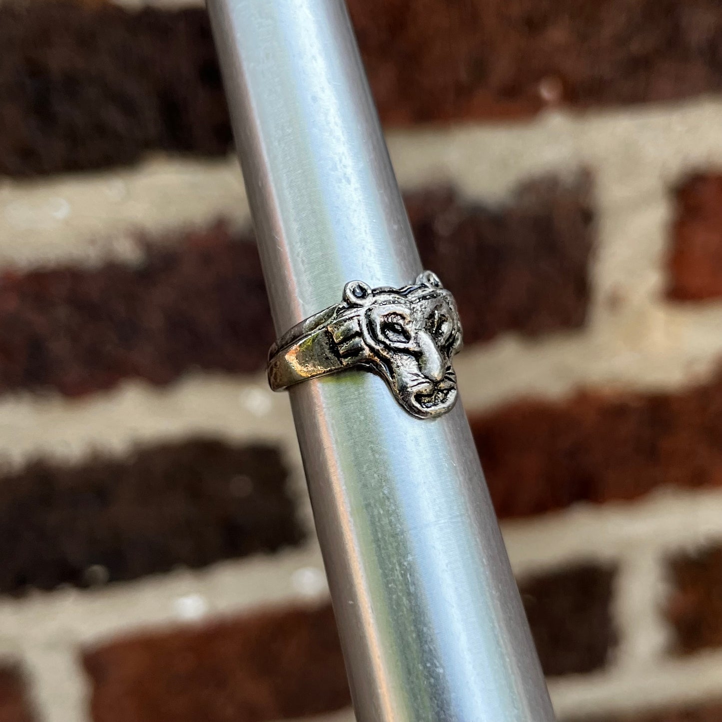 Vintage Sterling silver cat ring. Size 7.5.