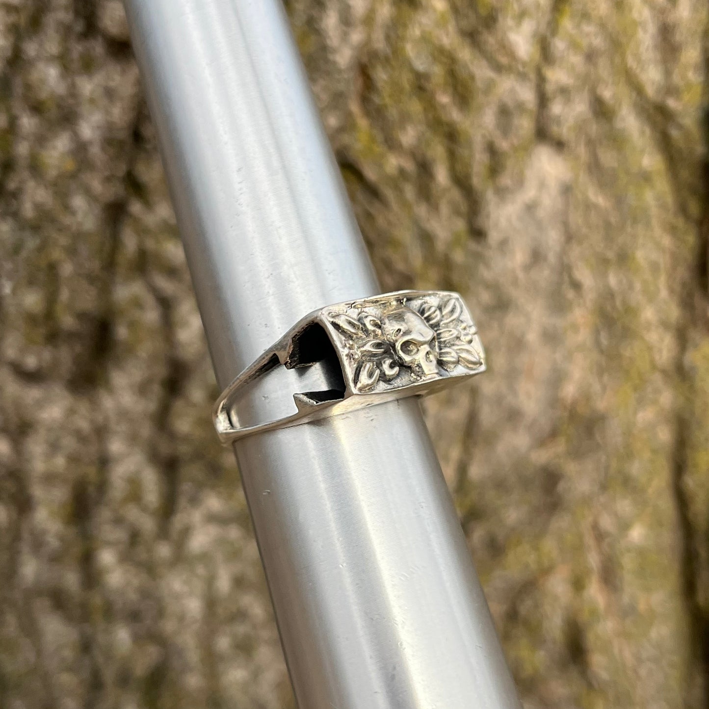 Vintage sterling silver skull ring. Size 12.