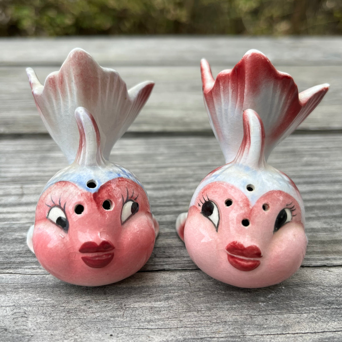 Vintage Pink fish salt n’ pepper shakers.