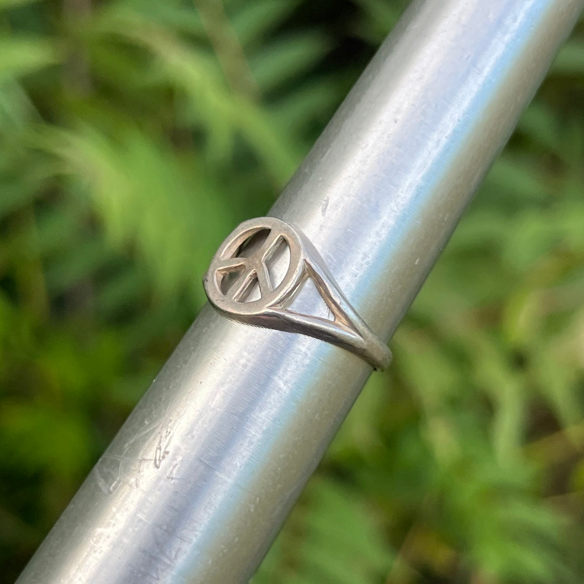 Vintage Sterling silver peace sign ring. Size 8.25.