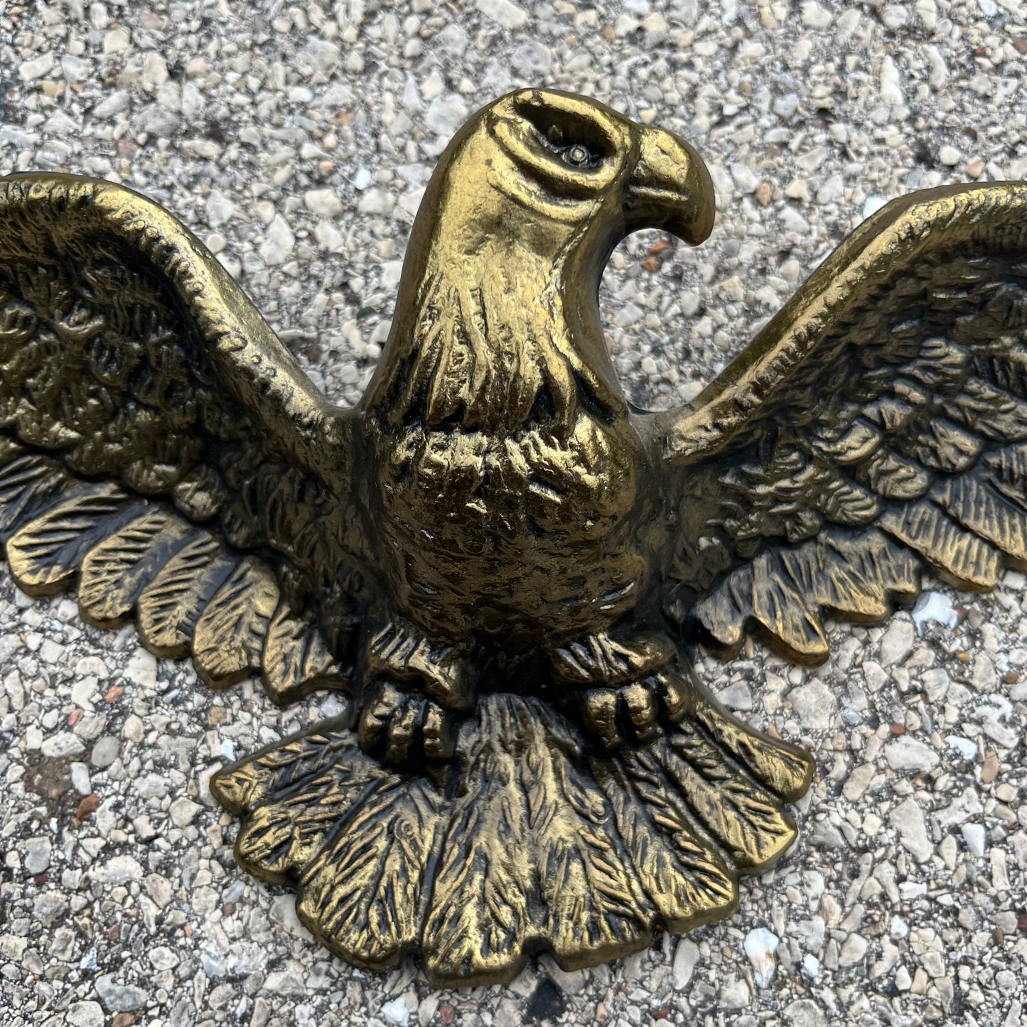 Vintage metal eagle wall hanger.
