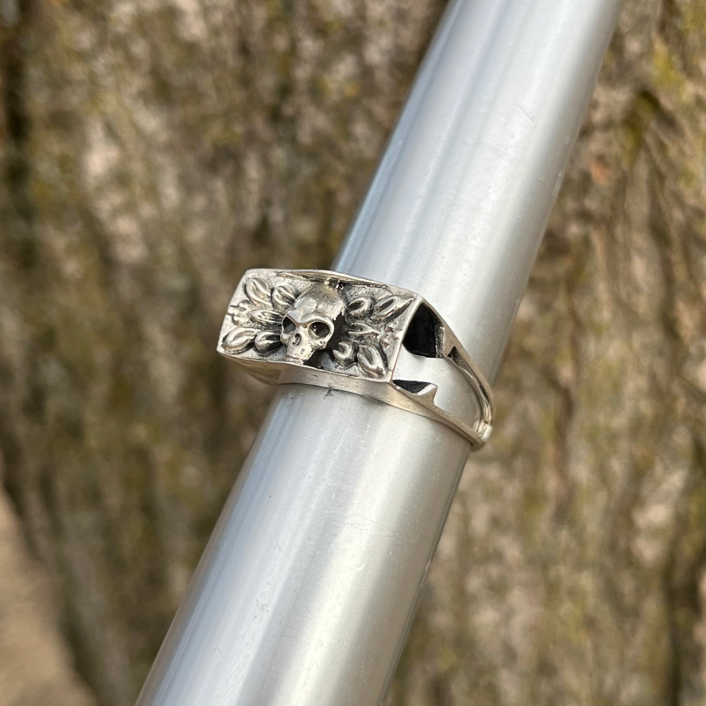 Vintage sterling silver skull ring. Size 12.