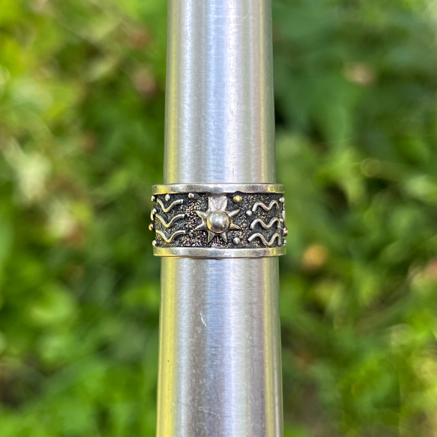 Vintage Sterling silver nature ring. Size 6.75.