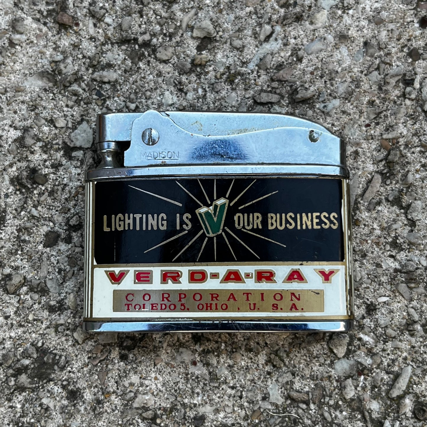 Vintage Verd-A-Ray flat lighter.