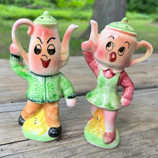 1950s Anthropomorphic Tea Kettle and Coffee Pot Salt n’ Pepper Shakers.