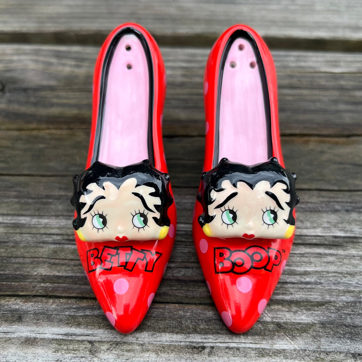 Y2K Betty Boop salt n' pepper heels.