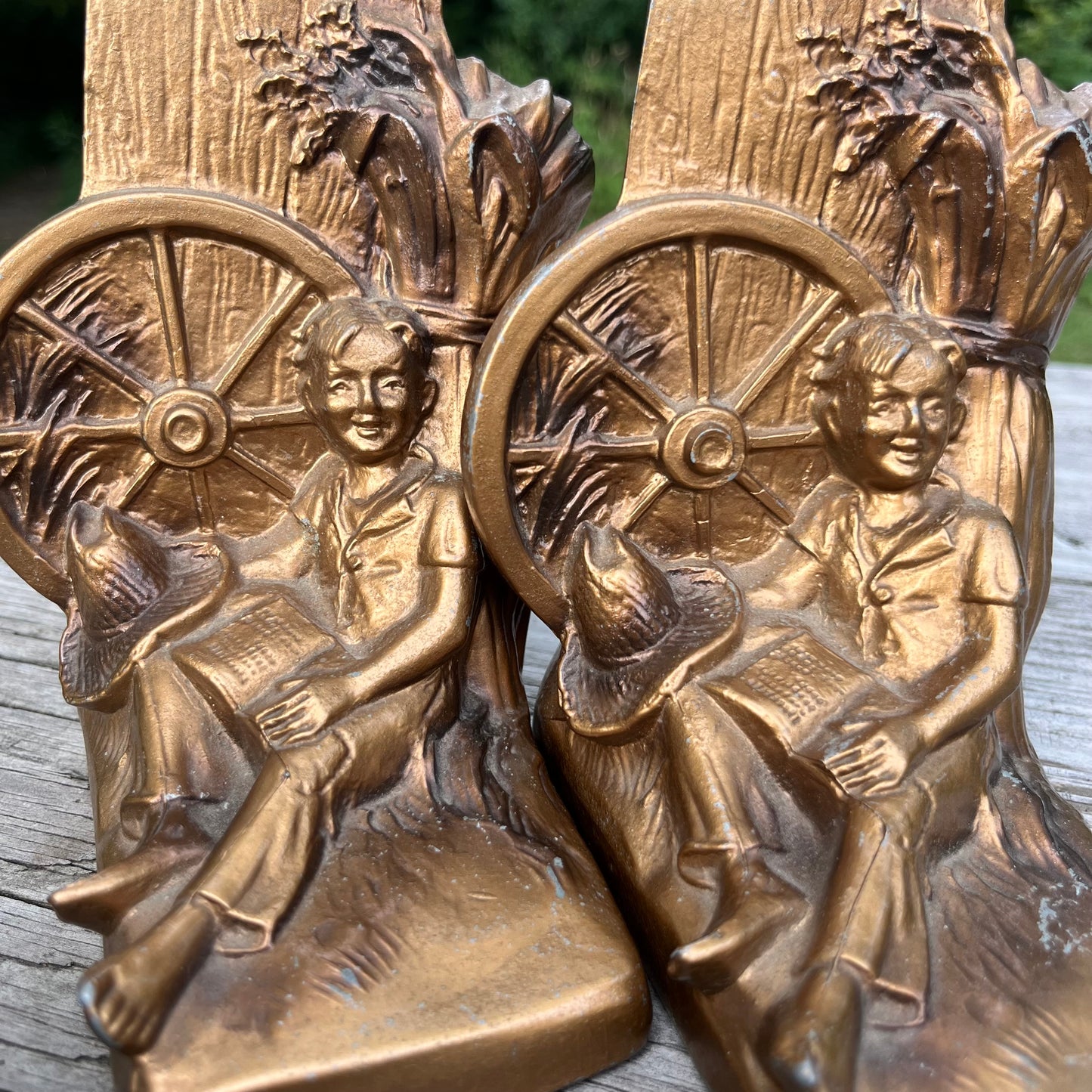 Vintage Huckleberry Finn bookends.