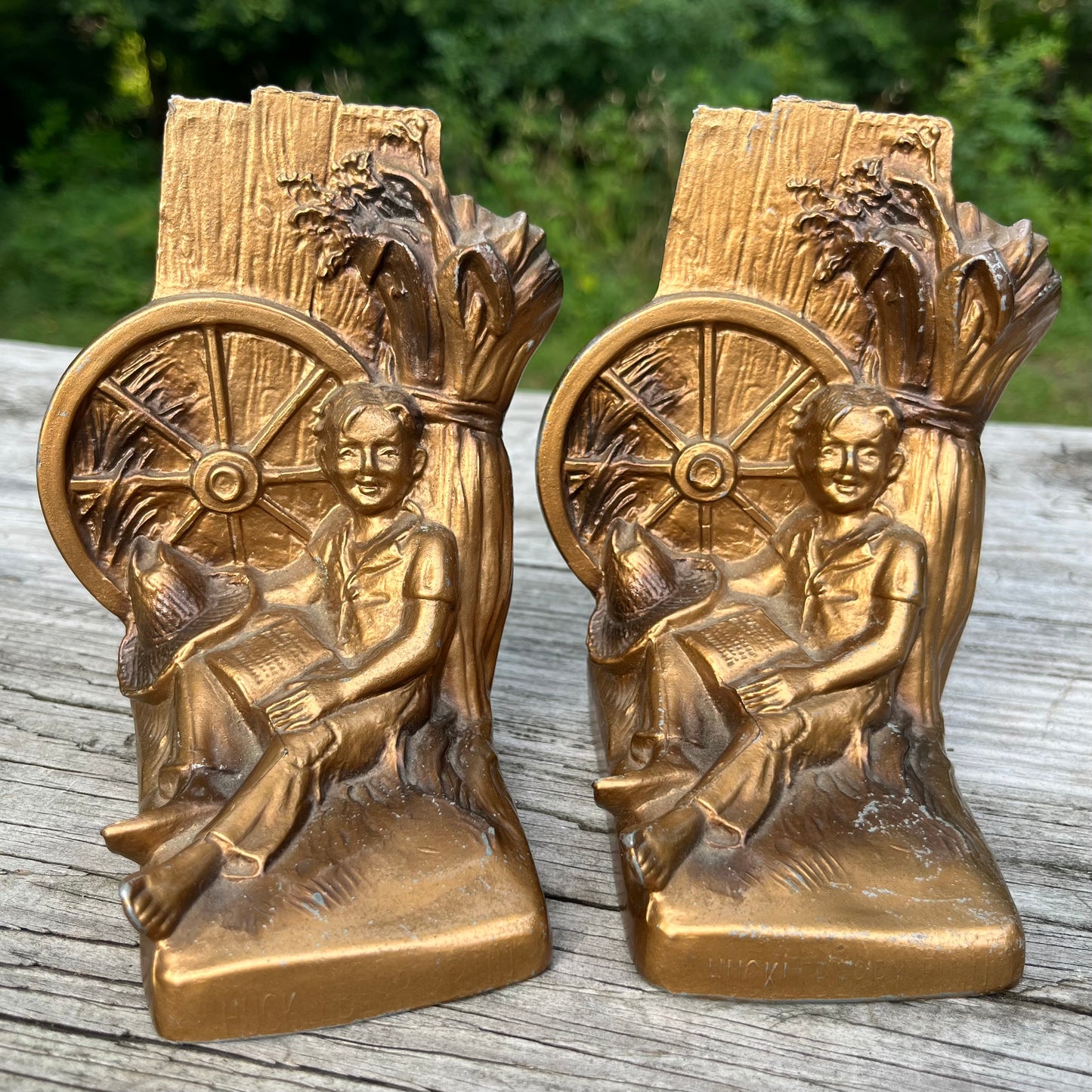 Vintage Huckleberry Finn bookends.