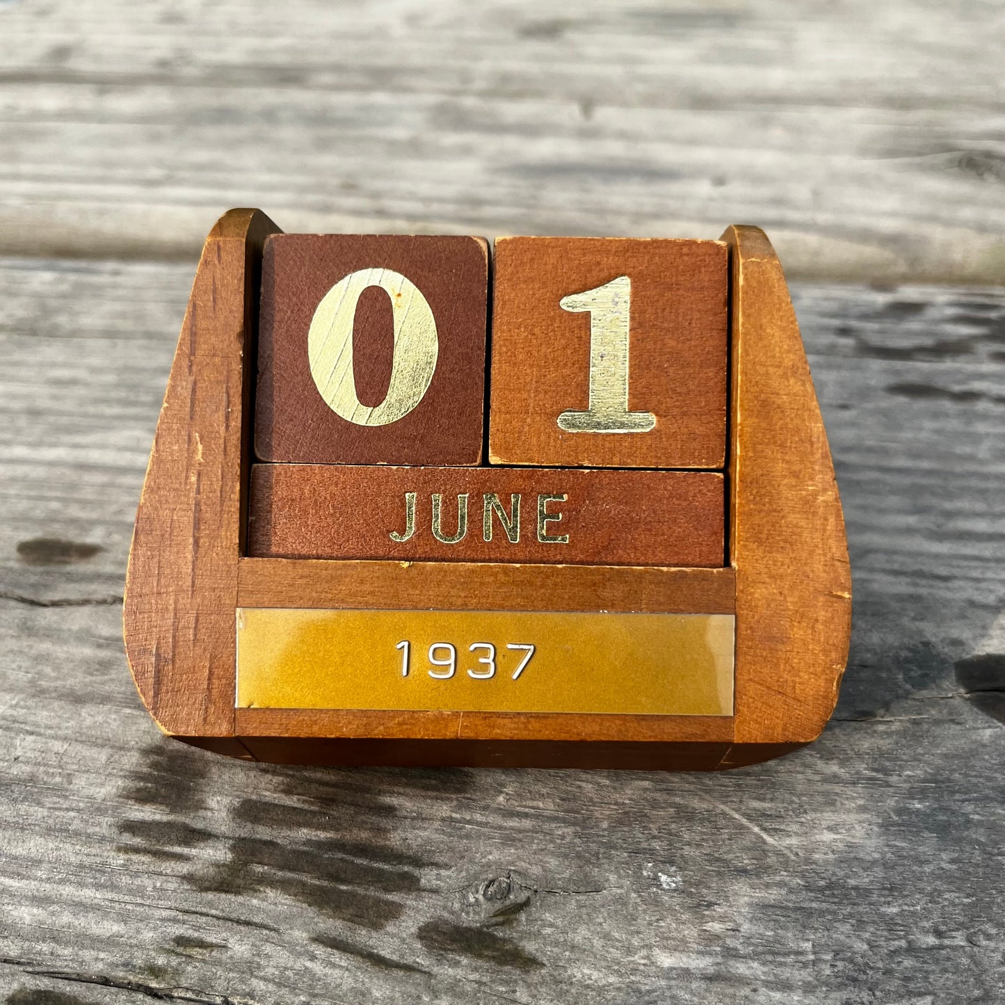 1950s Wood block calendar.