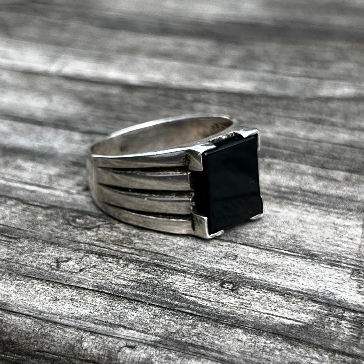Vintage sterling silver black agate signet ring. Size 11.5