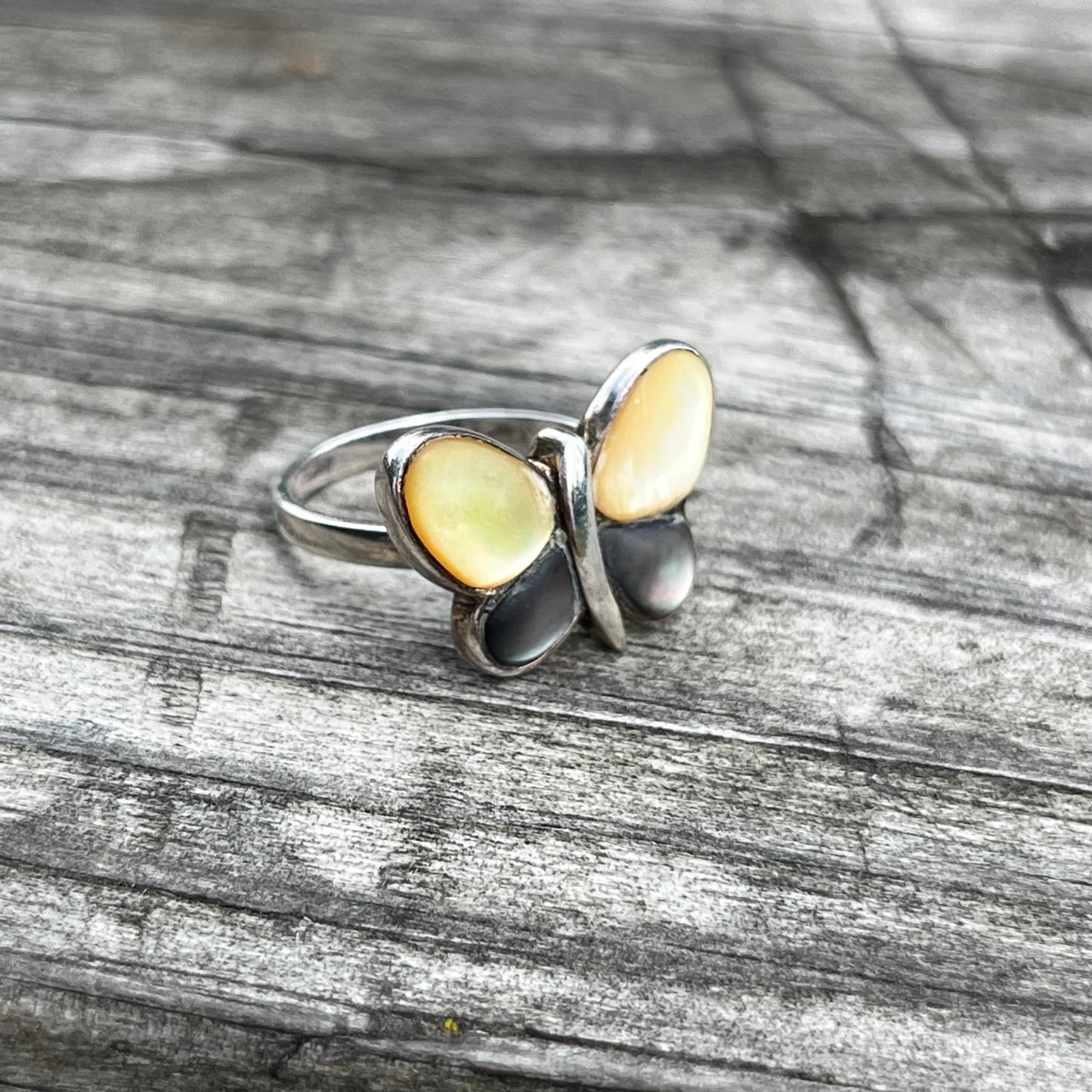 Vintage Sterling silver mother of pearl butterfly ring. Size 7.